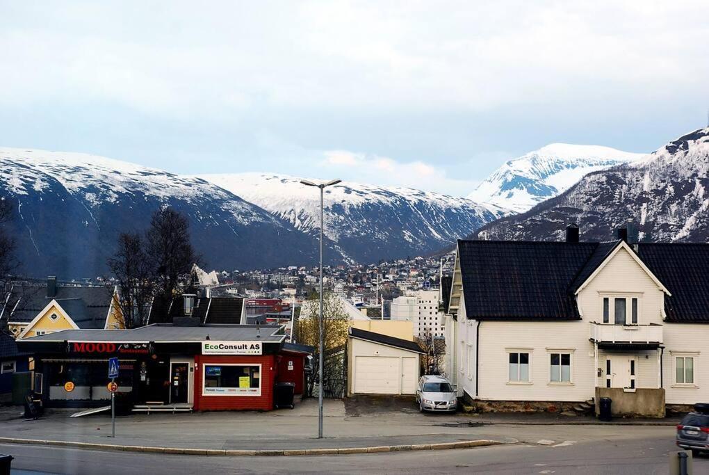 Central With A View Tromsø Esterno foto